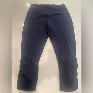lululemon legging navy crop 21” with waist and legs details